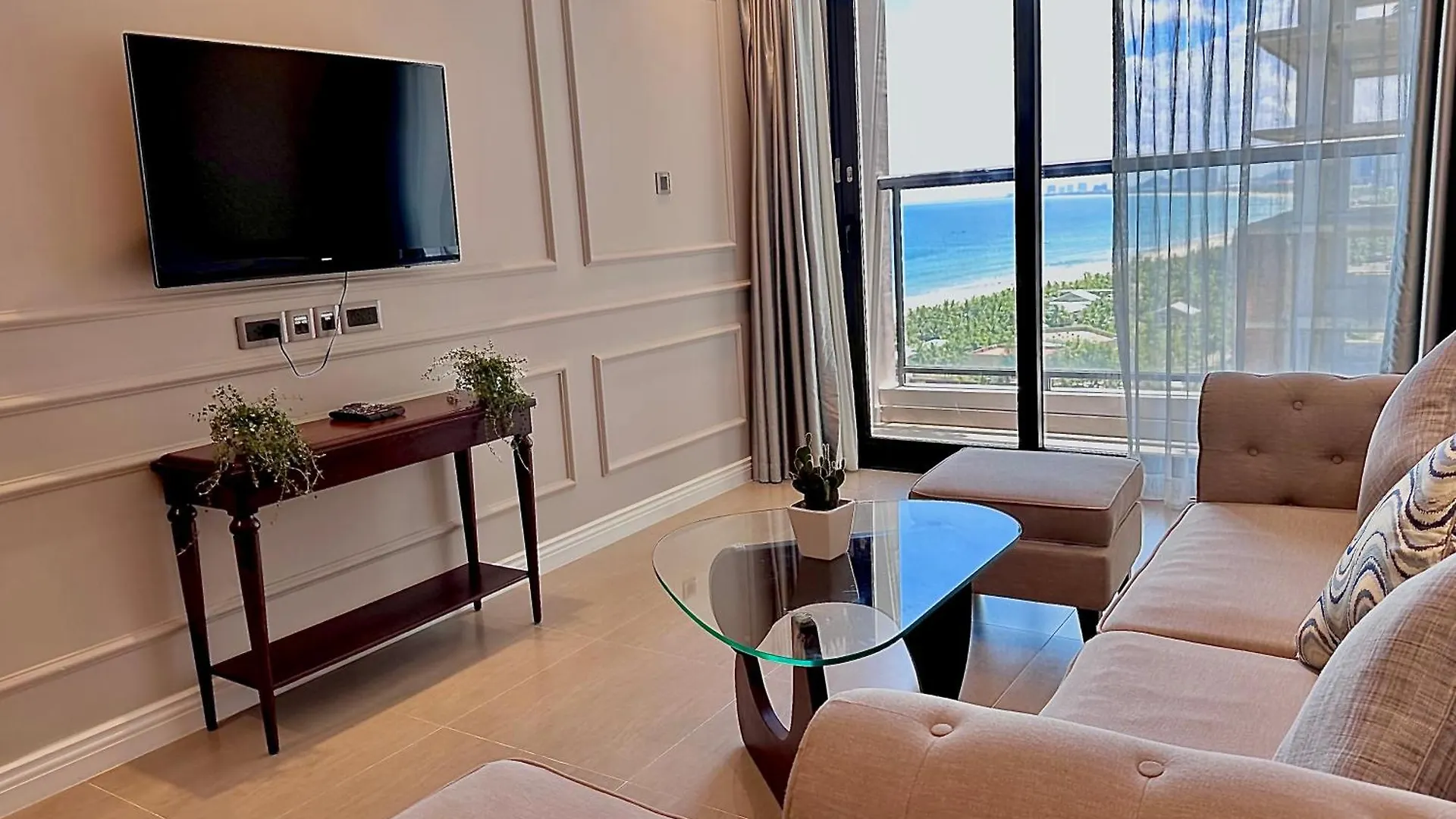Da Nang Ocean View Luxury Apartment